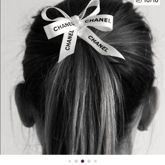 CHANEL White and Black Logo Ribbon 81.5x0.60 - Picture 5 of 9